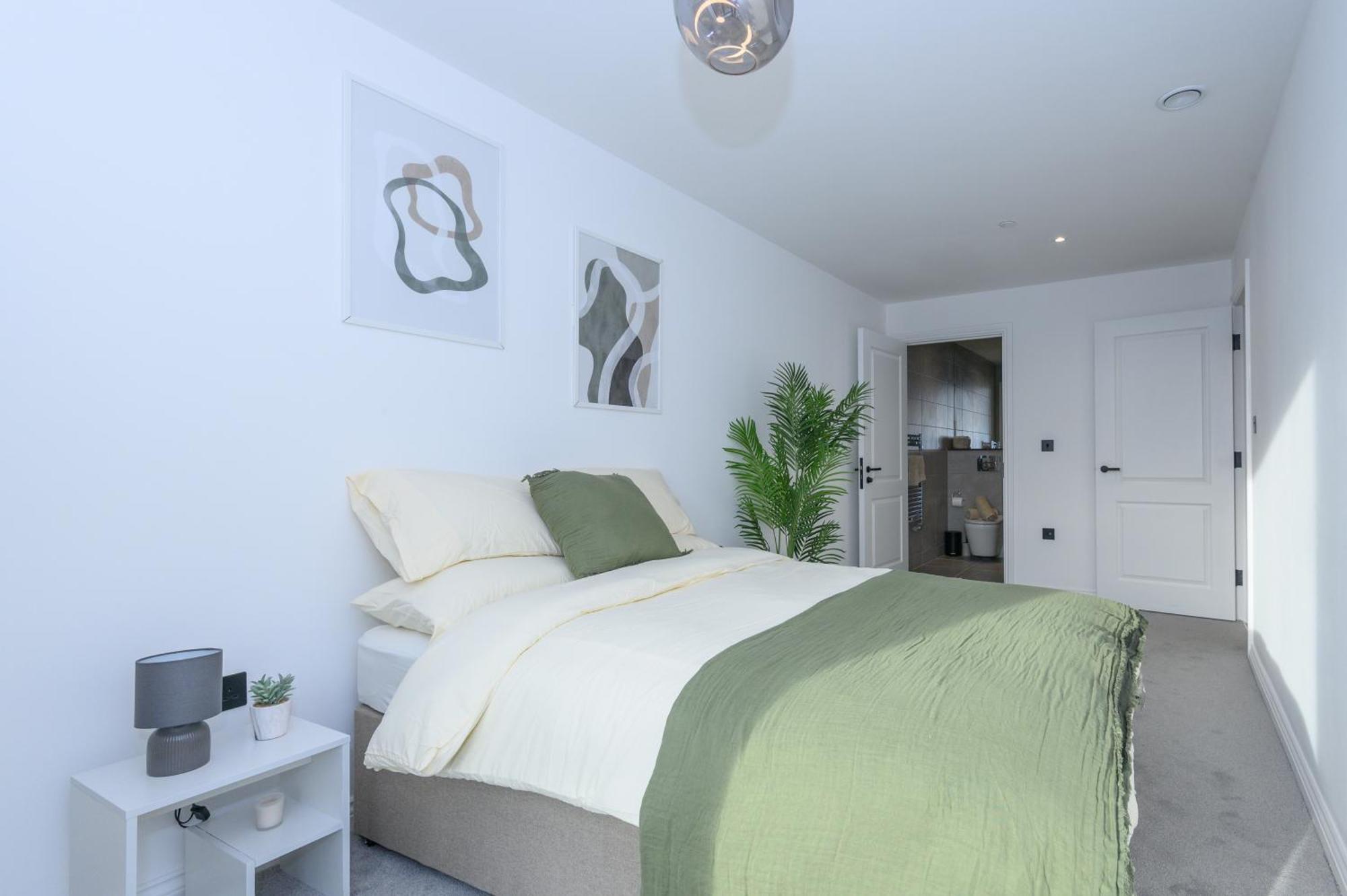 Superior 1 Bed Apartment By Leeds Train Staiton Exterior photo