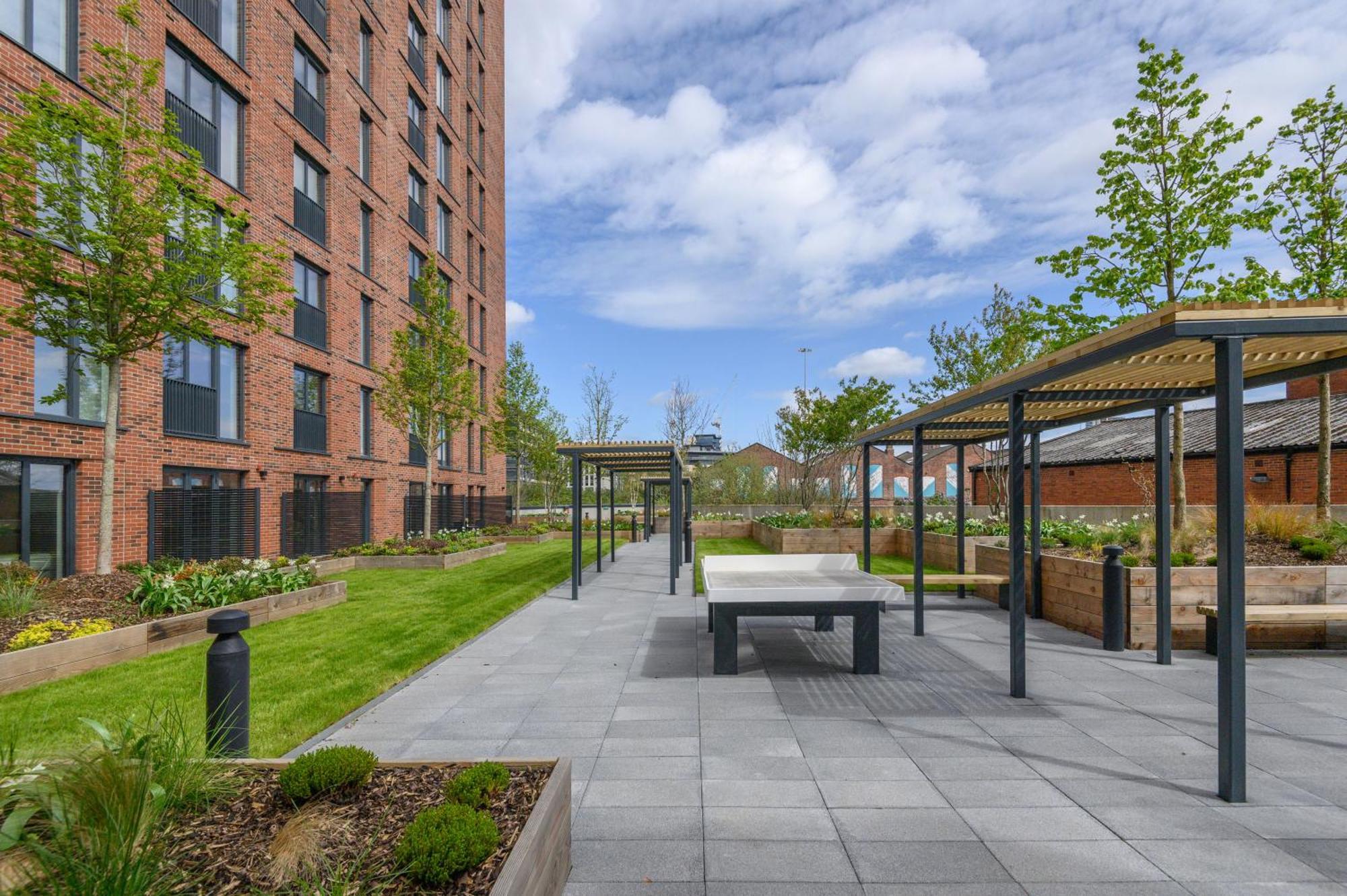 Superior 1 Bed Apartment By Leeds Train Staiton Exterior photo